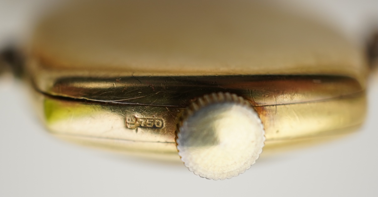 A group of jewellery and two watches